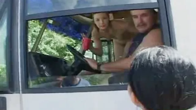 გულშემატკივარი ჯარისკაცების whore და და ძმა ყველა ხვრელი ყაზარმებში.